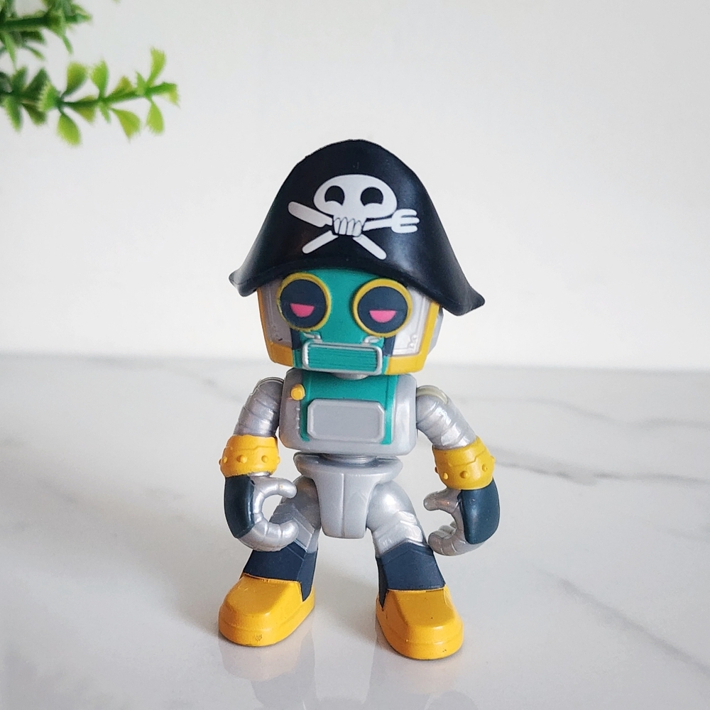 Hasbro FrogBox One Robot Pirate Mini Figure Collectible Toy 🤖🦜